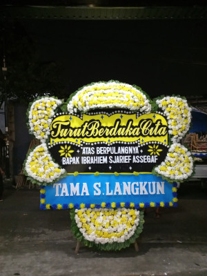 Papan Bunga Duka di Seram Timur